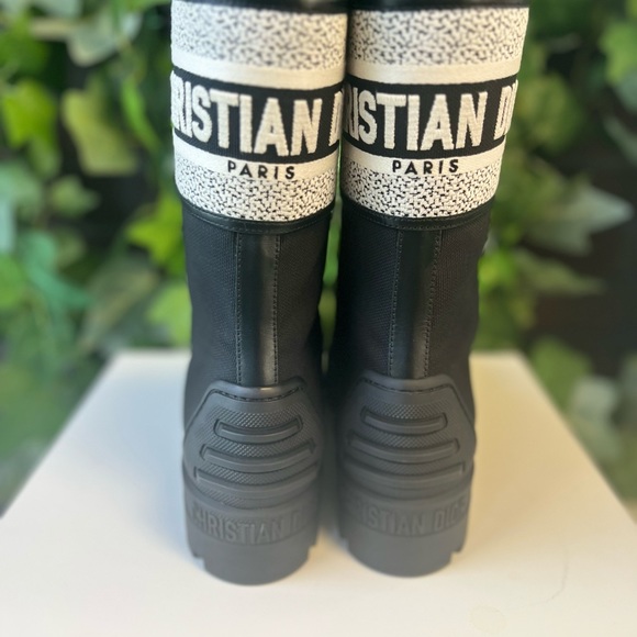 SOLD 🔥🔥🔥 Christian Dior D-Major Boots🔥🔥 - Picture 4 of 5